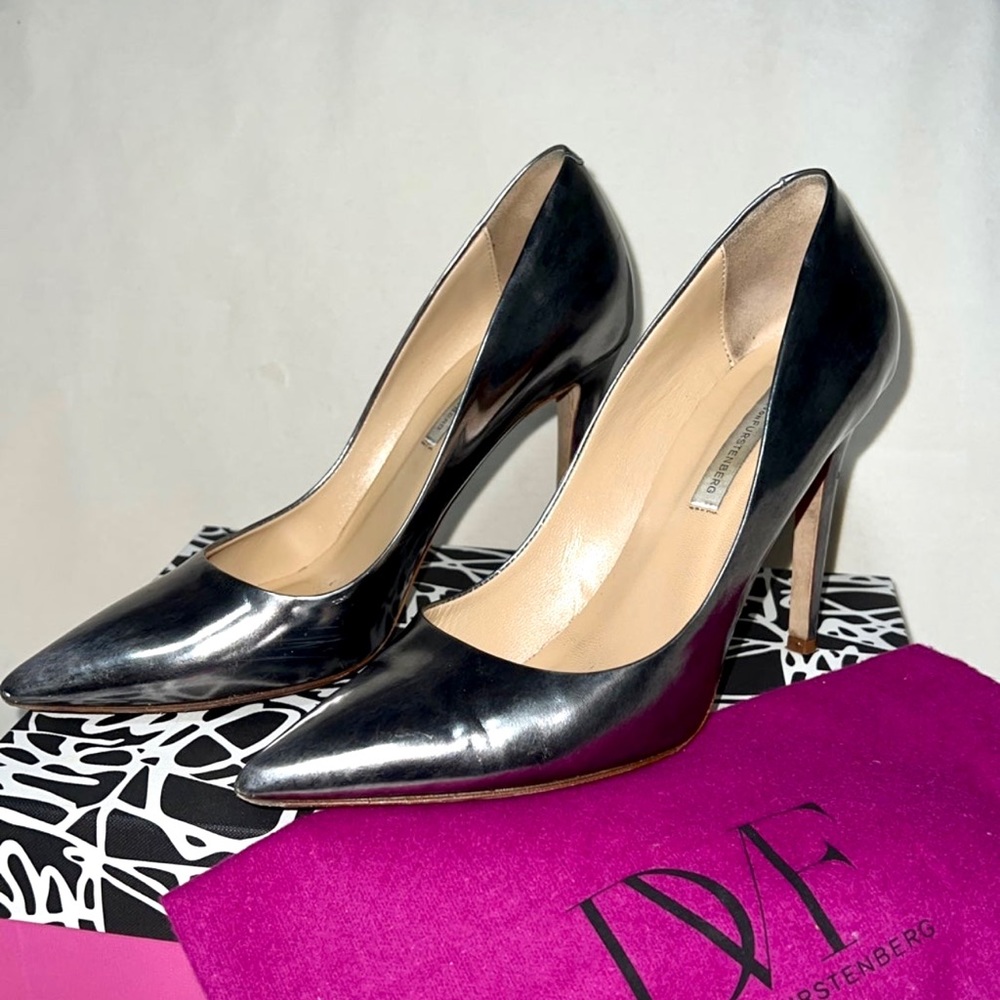 Diane bin Furstenburg gunmetal gray heels pumps size 9